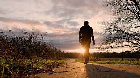 العمر قصير فإياك والتفريط